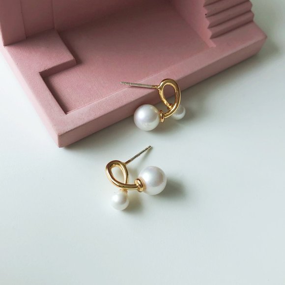 Gold Pearl Crossover Earrings - Picture 3 of 6